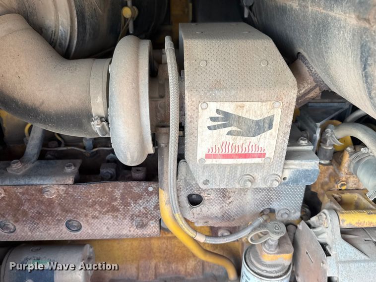 image for item DO8458 2002 Komatsu WA250 wheel loader