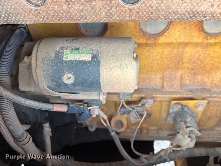 image for item DO8458 2002 Komatsu WA250 wheel loader