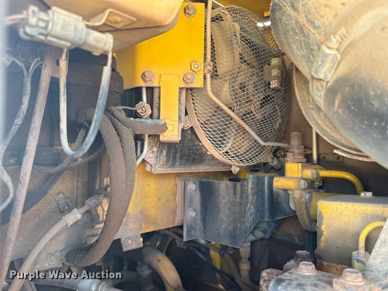 image for item DO8458 2002 Komatsu WA250 wheel loader