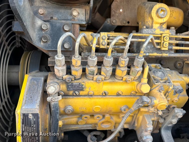 image for item DO8458 2002 Komatsu WA250 wheel loader