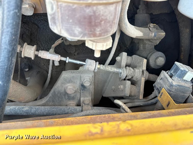 image for item DO8458 2002 Komatsu WA250 wheel loader