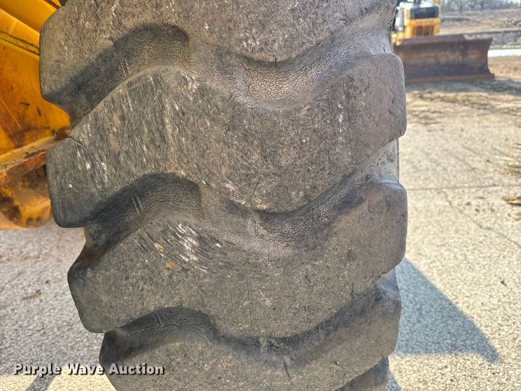 image for item DO8458 2002 Komatsu WA250 wheel loader