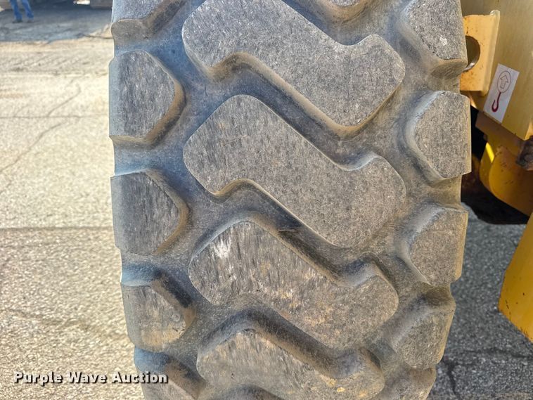 image for item DO8458 2002 Komatsu WA250 wheel loader