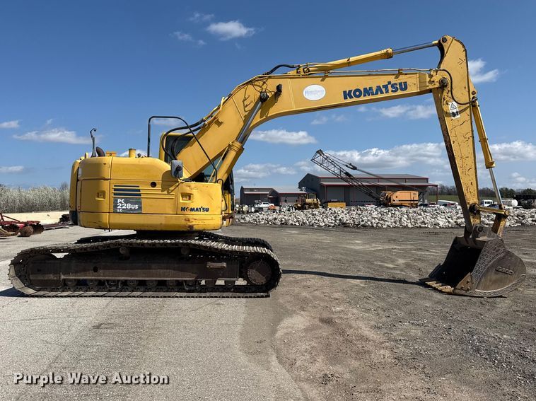 image for item DO8465 2012 Komatsu PC228USLC-8 excavator