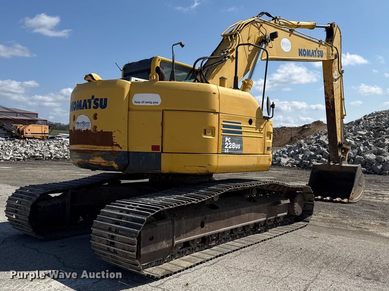 image for item DO8465 2012 Komatsu PC228USLC-8 excavator