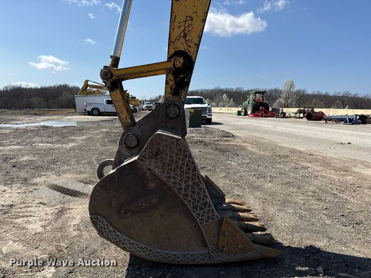 image for item DO8465 2012 Komatsu PC228USLC-8 excavator