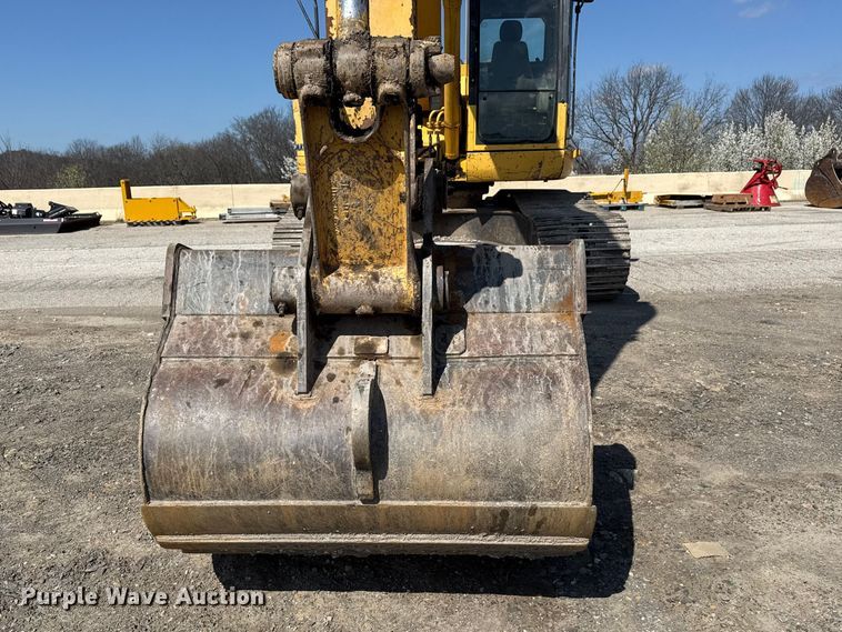 image for item DO8465 2012 Komatsu PC228USLC-8 excavator