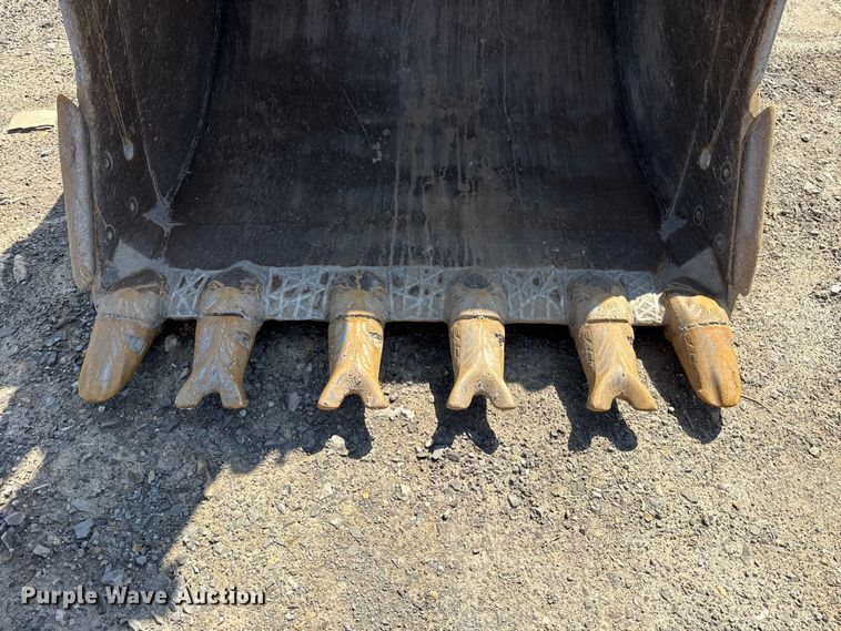 image for item DO8465 2012 Komatsu PC228USLC-8 excavator