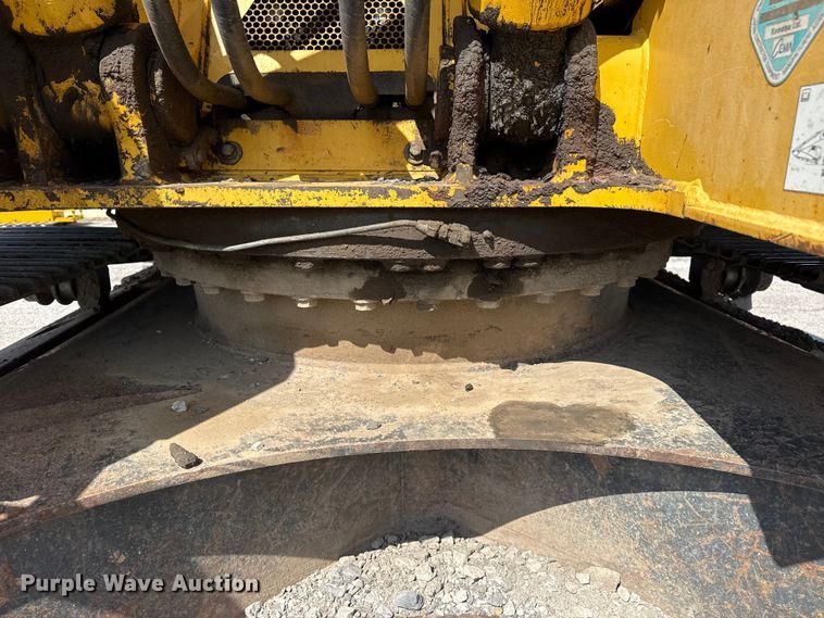 image for item DO8465 2012 Komatsu PC228USLC-8 excavator