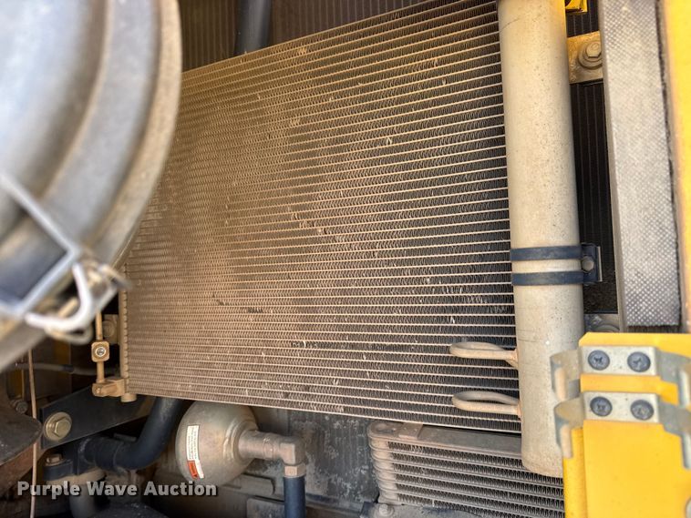 image for item DO8465 2012 Komatsu PC228USLC-8 excavator