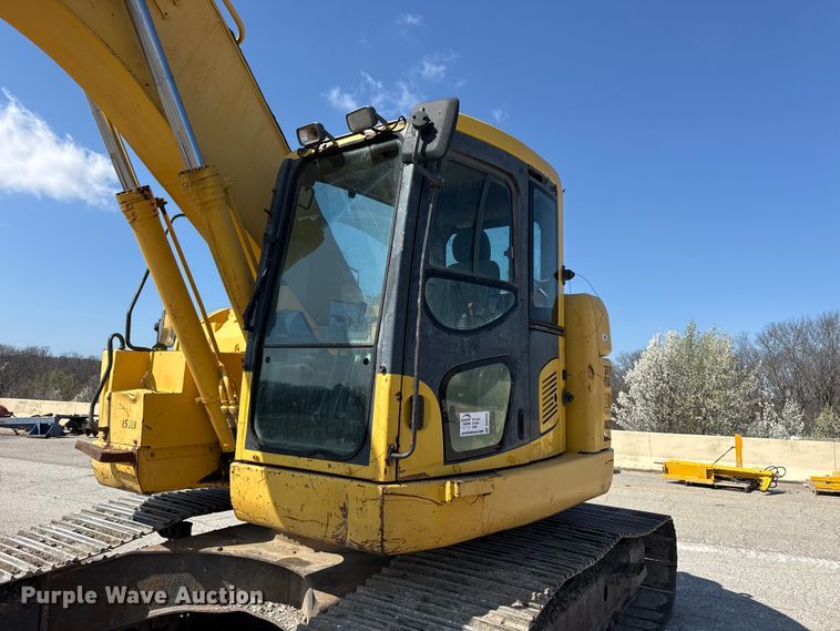 image for item DO8465 2012 Komatsu PC228USLC-8 excavator