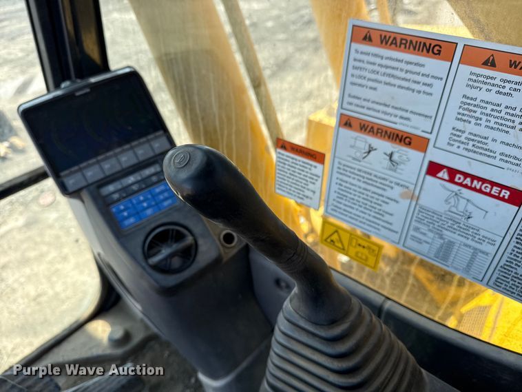 image for item DO8465 2012 Komatsu PC228USLC-8 excavator