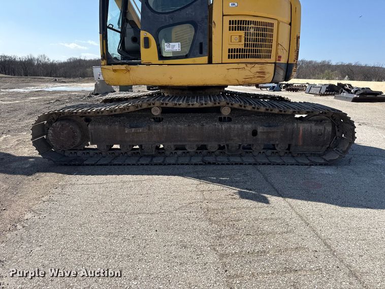 image for item DO8465 2012 Komatsu PC228USLC-8 excavator