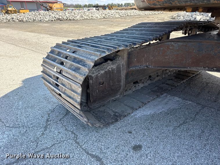 image for item DO8465 2012 Komatsu PC228USLC-8 excavator