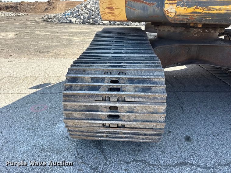 image for item DO8465 2012 Komatsu PC228USLC-8 excavator