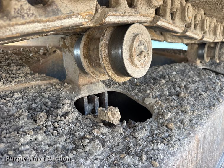 image for item DO8465 2012 Komatsu PC228USLC-8 excavator