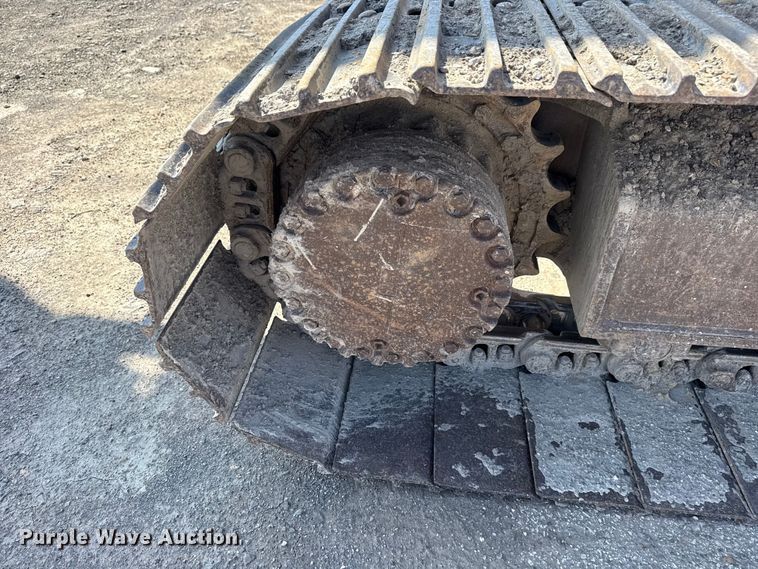 image for item DO8465 2012 Komatsu PC228USLC-8 excavator