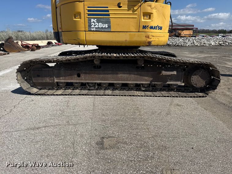 image for item DO8465 2012 Komatsu PC228USLC-8 excavator