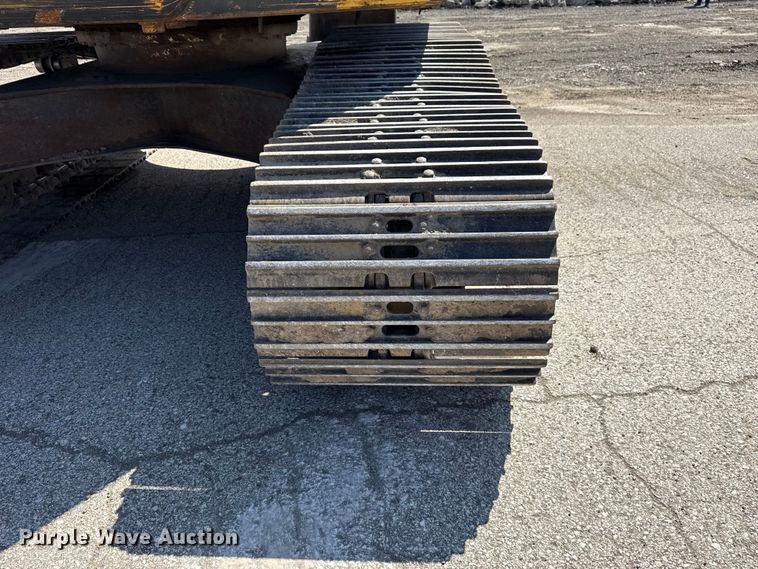 image for item DO8465 2012 Komatsu PC228USLC-8 excavator