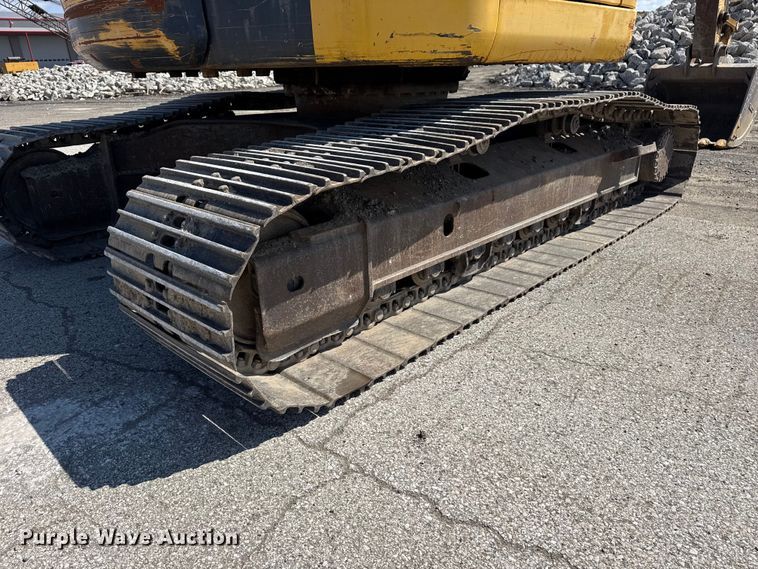 image for item DO8465 2012 Komatsu PC228USLC-8 excavator