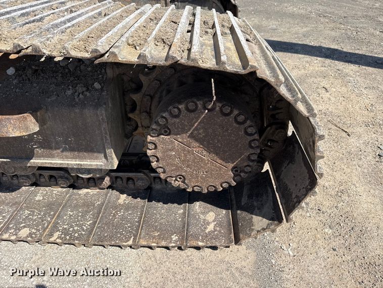 image for item DO8465 2012 Komatsu PC228USLC-8 excavator