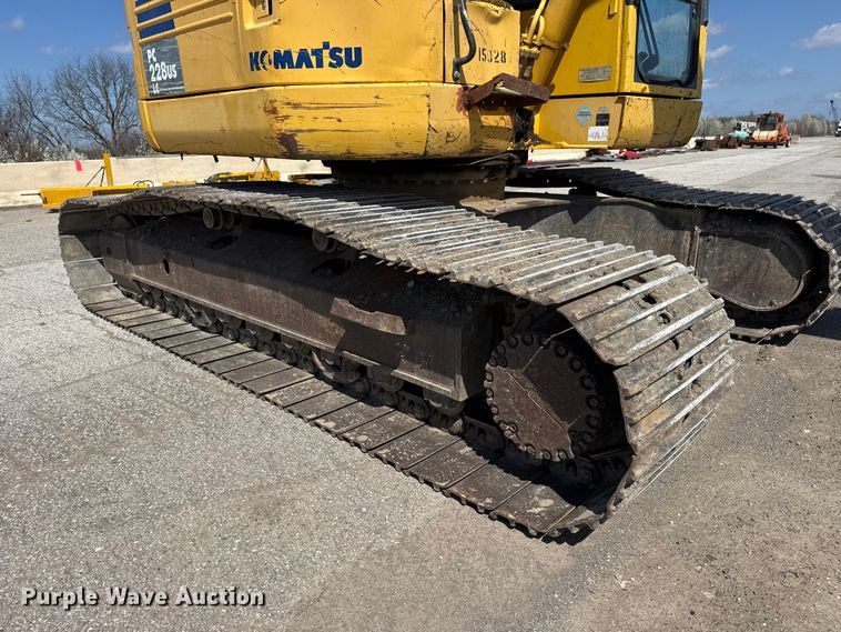 image for item DO8465 2012 Komatsu PC228USLC-8 excavator