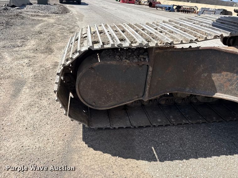 image for item DO8465 2012 Komatsu PC228USLC-8 excavator