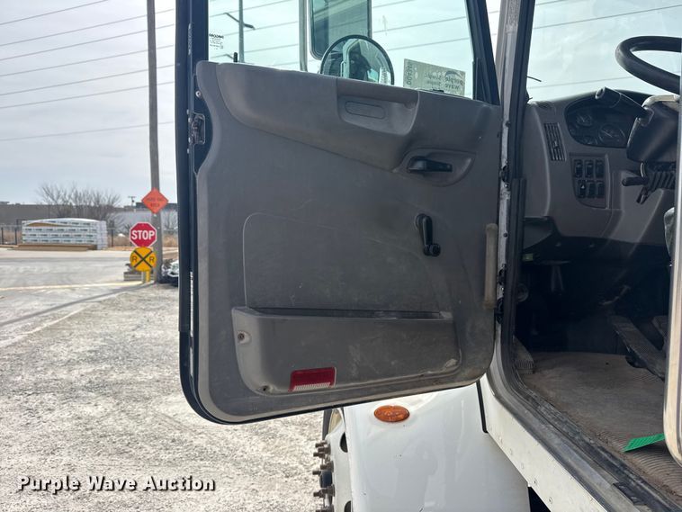 image for item DQ4345 2018 Peterbilt 337 dump flatbed truck