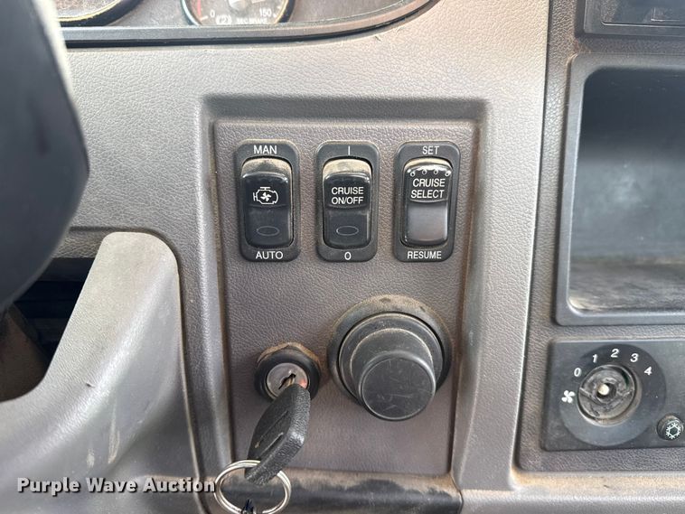 image for item DQ4345 2018 Peterbilt 337 dump flatbed truck