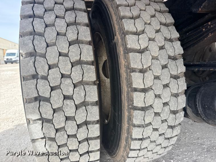 image for item DQ4345 2018 Peterbilt 337 dump flatbed truck