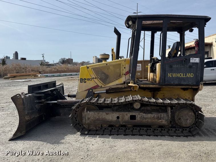 image for item DQ4348 2001 New Holland DC80 dozer