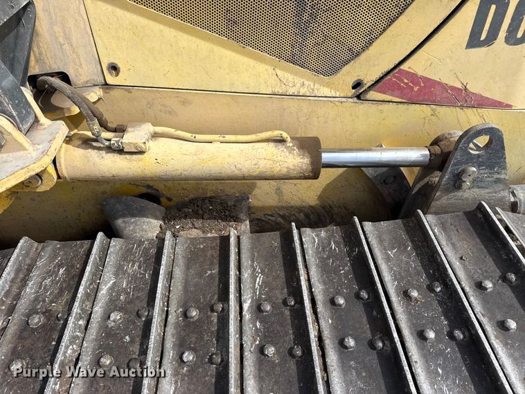 image for item DQ4348 2001 New Holland DC80 dozer