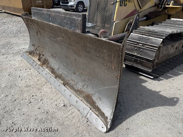 image for item DQ4348 2001 New Holland DC80 dozer