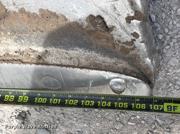 image for item DQ4348 2001 New Holland DC80 dozer