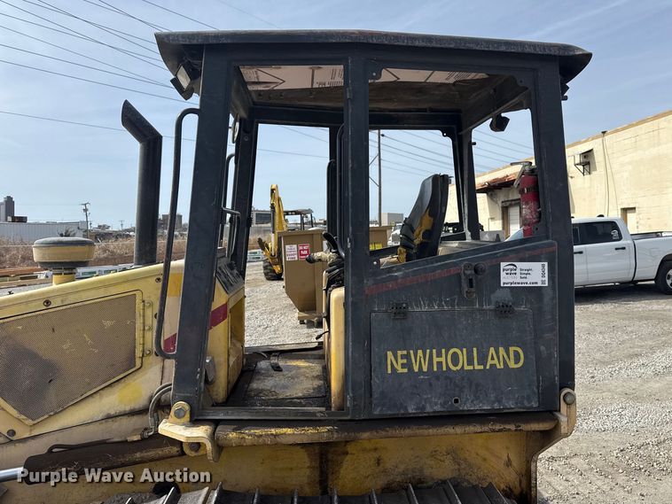 image for item DQ4348 2001 New Holland DC80 dozer