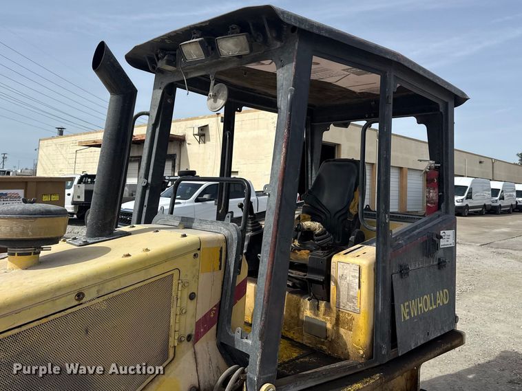 image for item DQ4348 2001 New Holland DC80 dozer