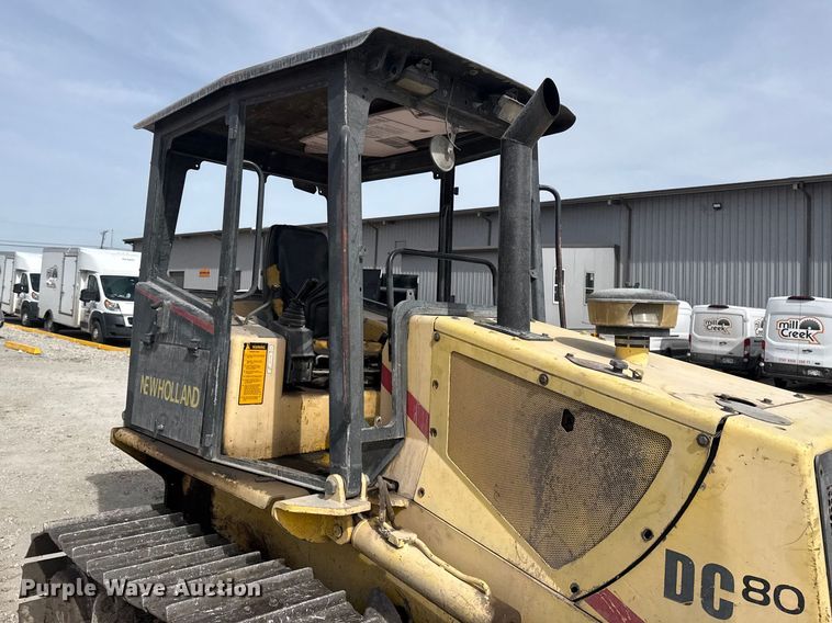 image for item DQ4348 2001 New Holland DC80 dozer