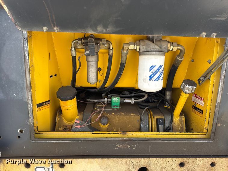 image for item DQ4348 2001 New Holland DC80 dozer