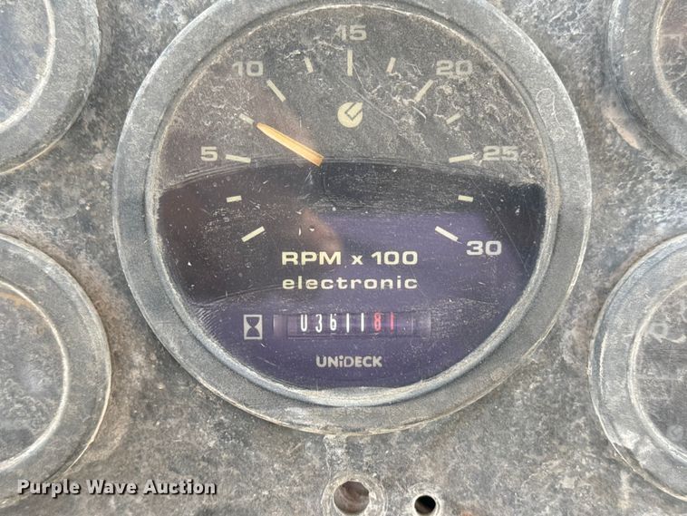 image for item DQ4348 2001 New Holland DC80 dozer