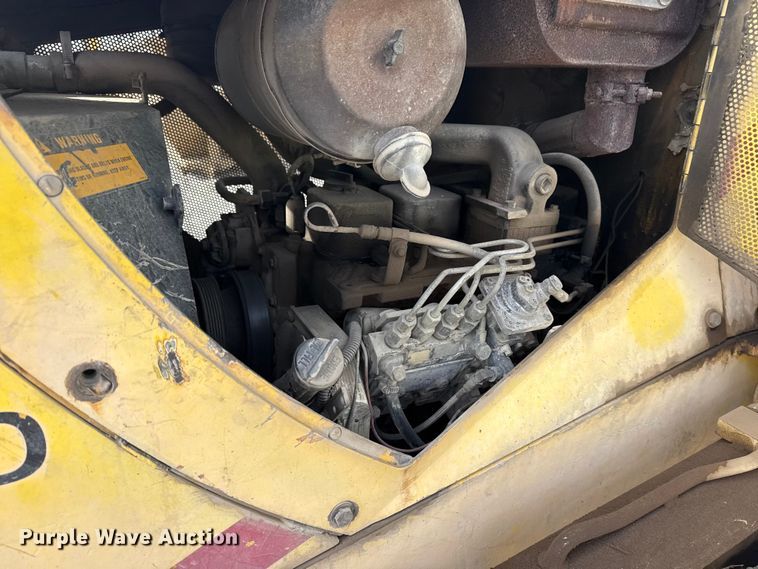 image for item DQ4348 2001 New Holland DC80 dozer