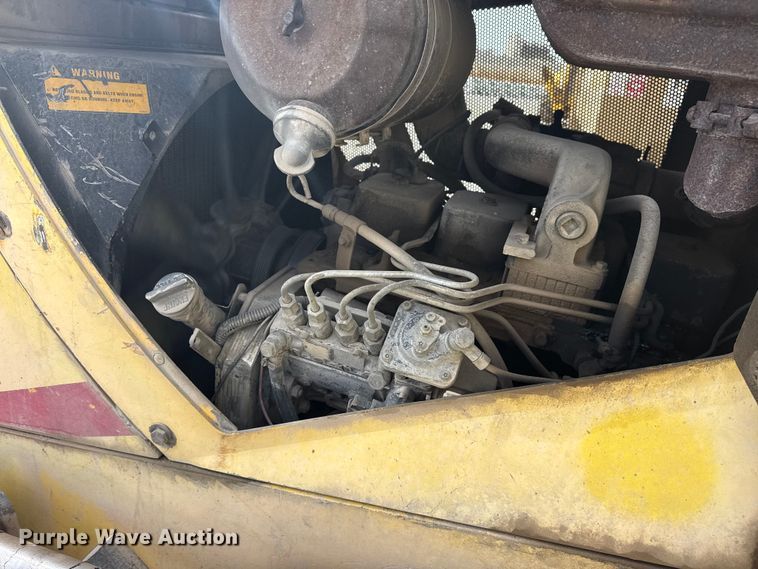 image for item DQ4348 2001 New Holland DC80 dozer