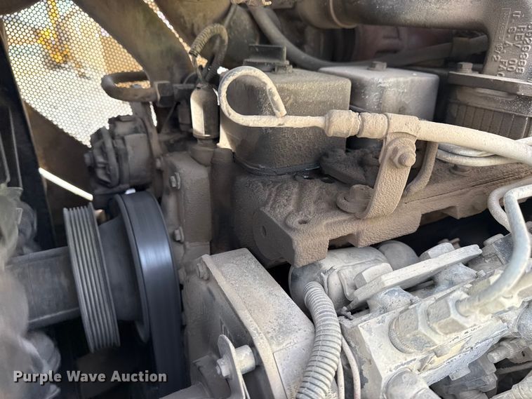 image for item DQ4348 2001 New Holland DC80 dozer