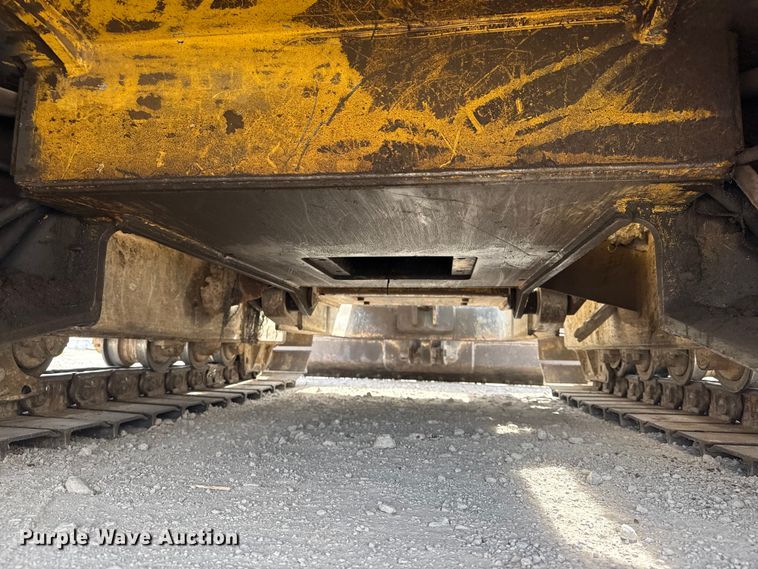 image for item DQ4348 2001 New Holland DC80 dozer