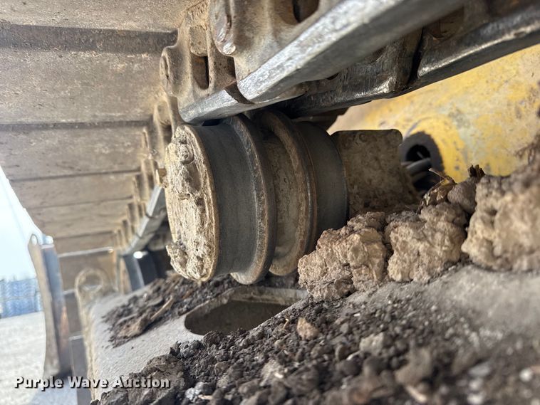 image for item DQ4348 2001 New Holland DC80 dozer