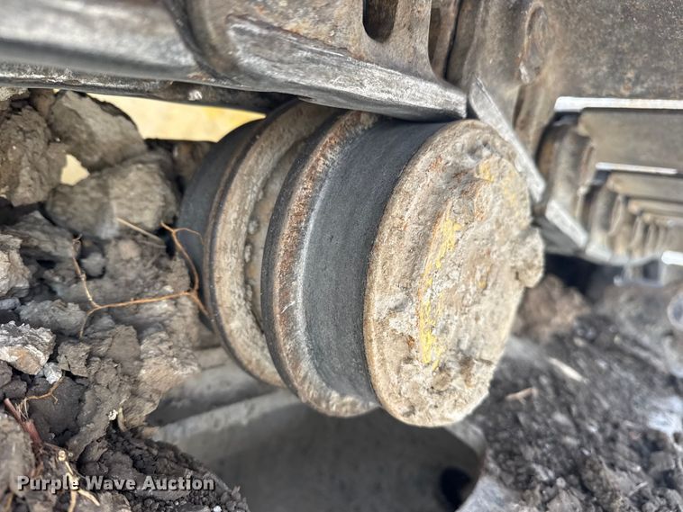 image for item DQ4348 2001 New Holland DC80 dozer