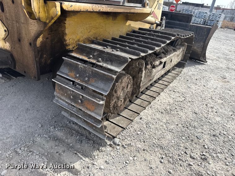 image for item DQ4348 2001 New Holland DC80 dozer