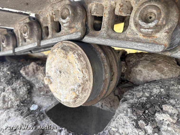 image for item DQ4348 2001 New Holland DC80 dozer