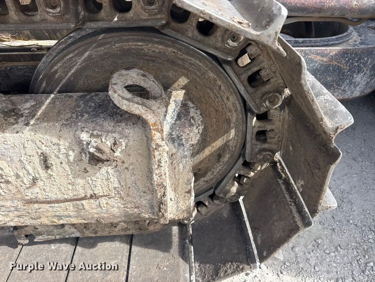 image for item DQ4348 2001 New Holland DC80 dozer