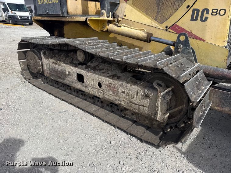 image for item DQ4348 2001 New Holland DC80 dozer