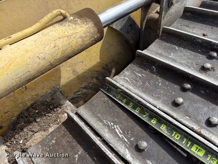 image for item DQ4348 2001 New Holland DC80 dozer